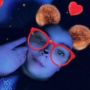 Meet your Posher, Cassandra